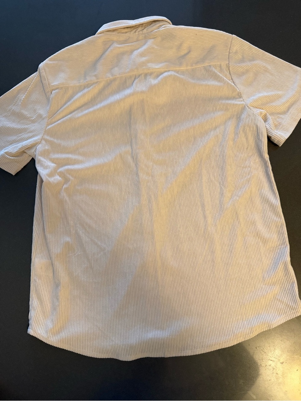 New Hoooyi Men's Short-Sleeve corduroy Button-Up Shirt in Light Beige - Picture 5 of 5